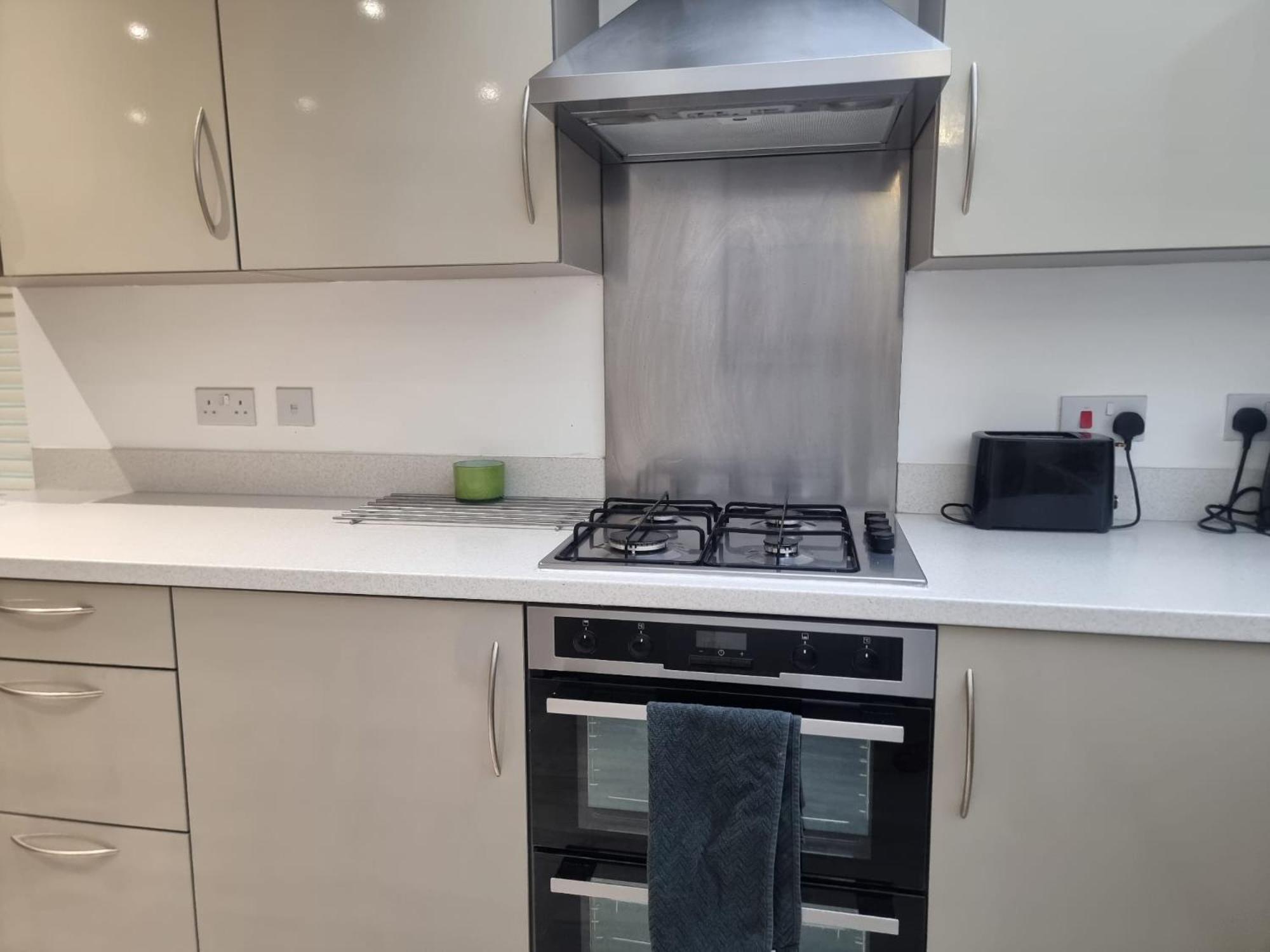 Bromley Common- Double Bedroom With En-Suite With Private Lounge In Shared Town House Εξωτερικό φωτογραφία